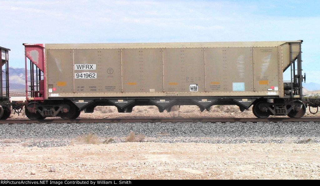 EB Unit Empty Hooper Frt at Erie NV  -8